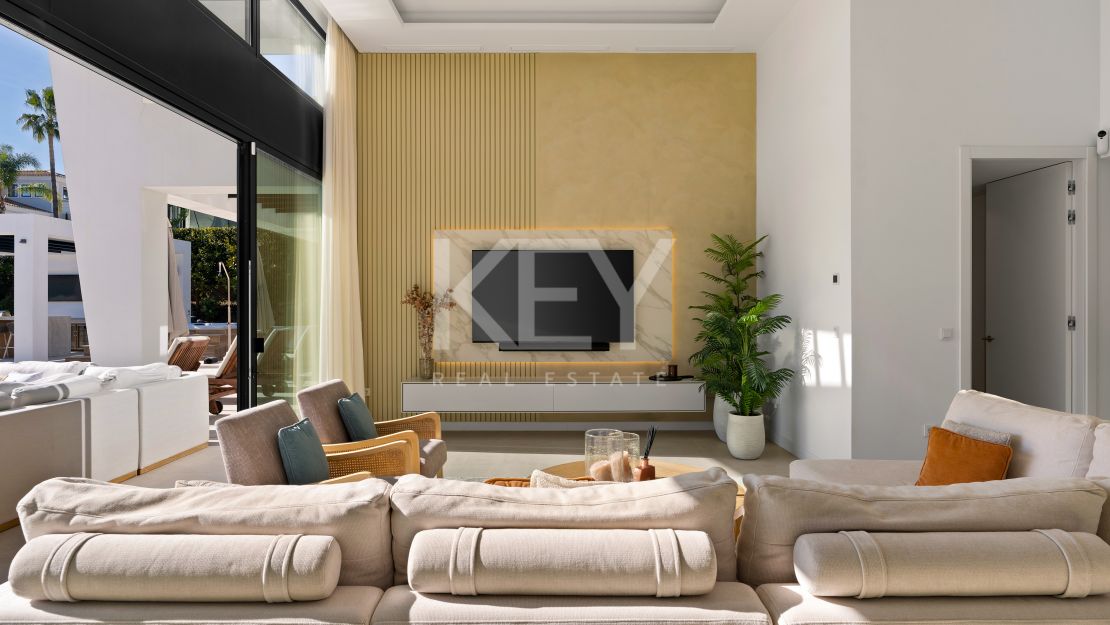Exceptional Villa just minutes from Los Naranjos Golf Club in Nueva Andalucía, Marbella