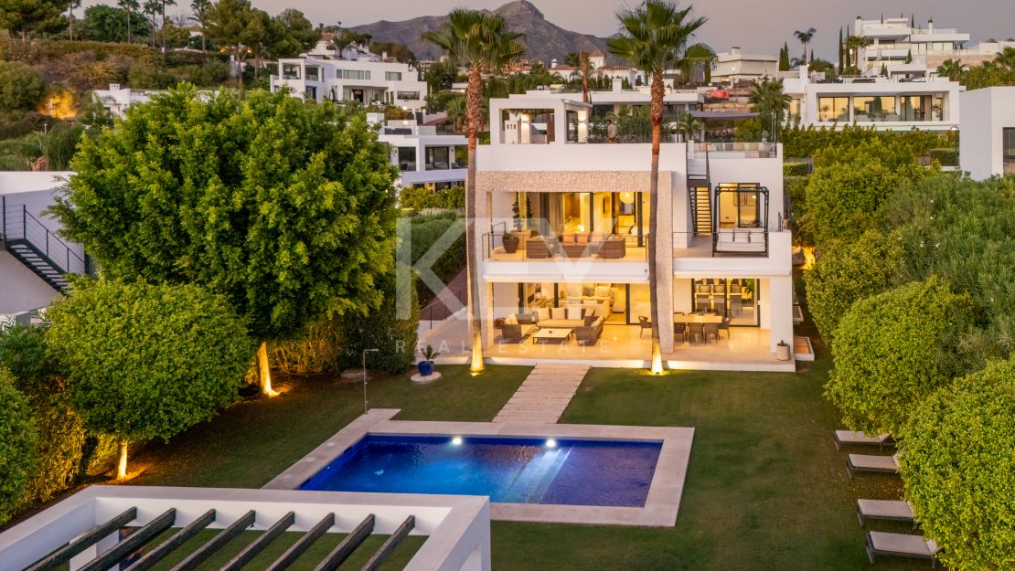 Striking contemporary villa in a secure private community of Nueva Andalucía