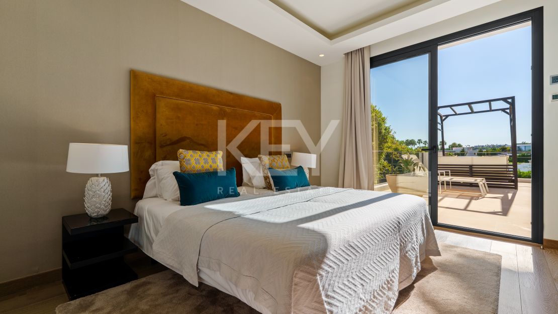 Striking contemporary villa in a secure private community of Nueva Andalucía