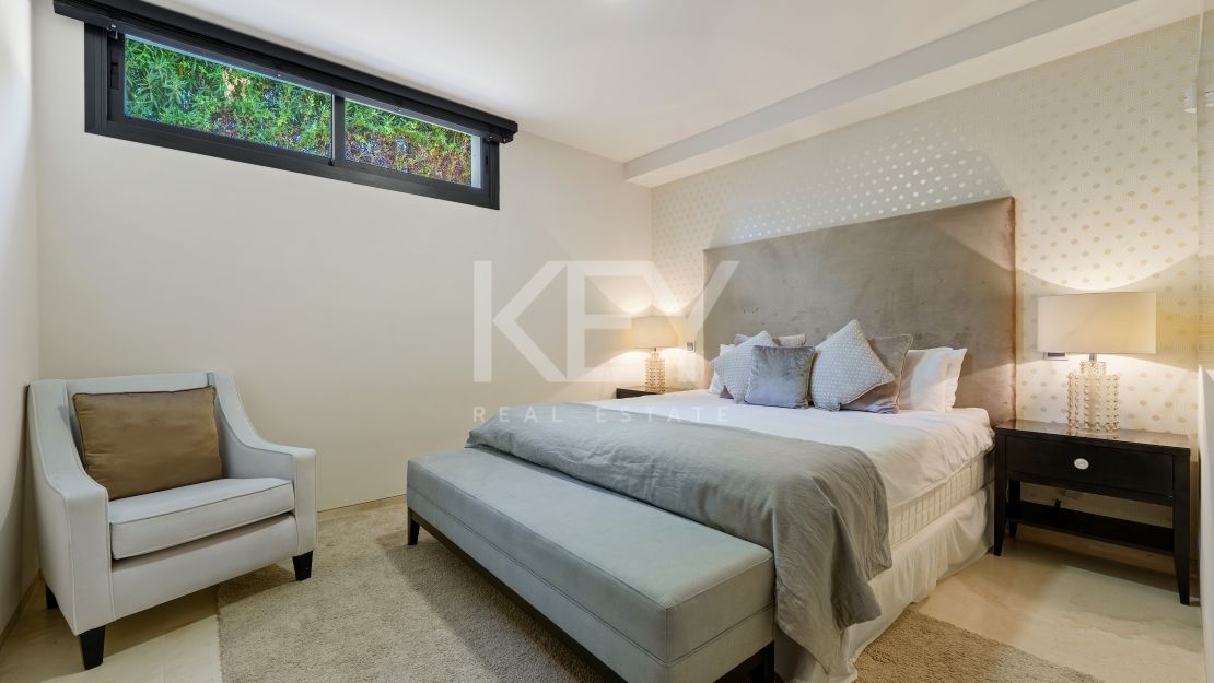 Striking contemporary villa in a secure private community of Nueva Andalucía