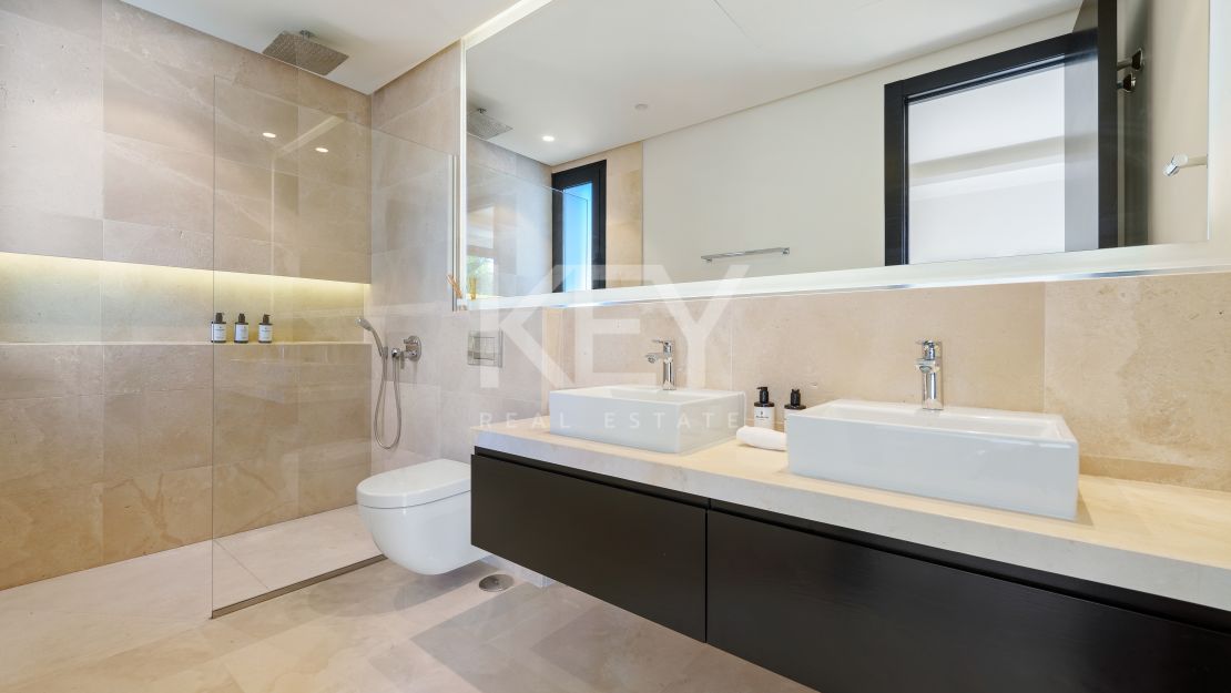 Striking contemporary villa in a secure private community of Nueva Andalucía