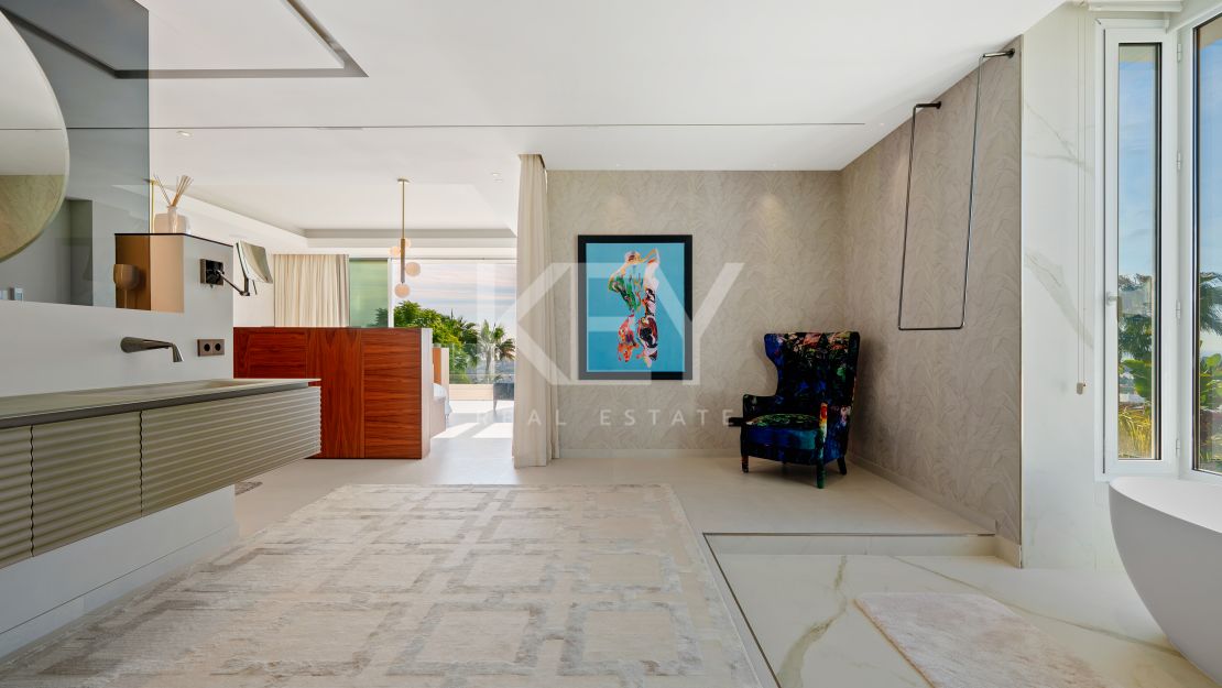 Amazing South Facing Villa on a Privileged Hillside in Benahavis