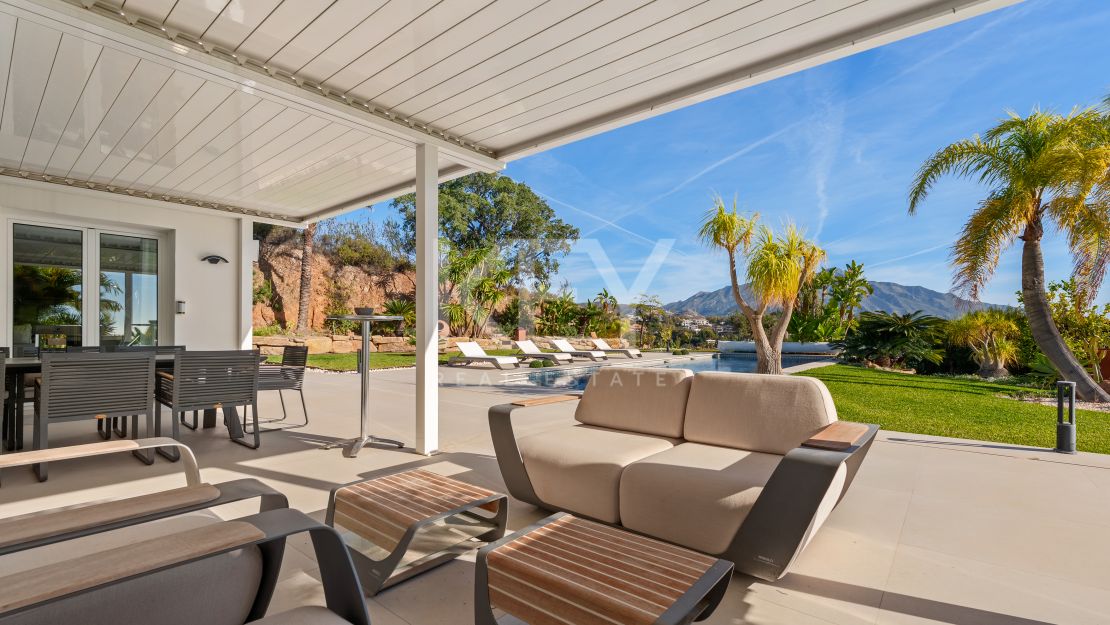 Amazing South Facing Villa on a Privileged Hillside in Benahavis