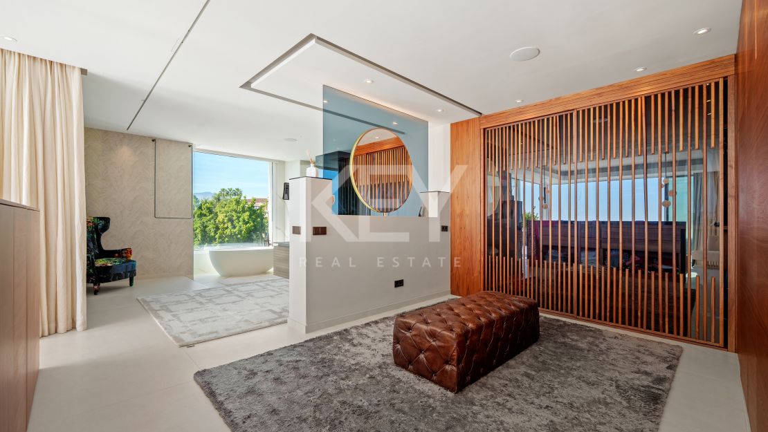 Amazing South Facing Villa on a Privileged Hillside in Benahavis