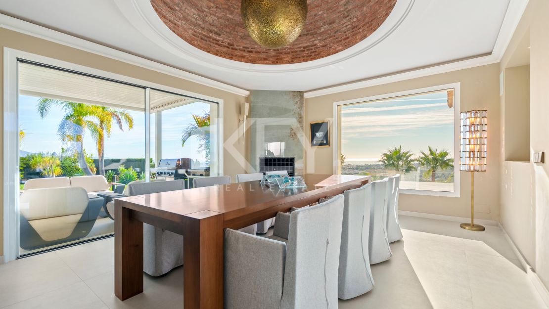 Amazing South Facing Villa on a Privileged Hillside in Benahavis