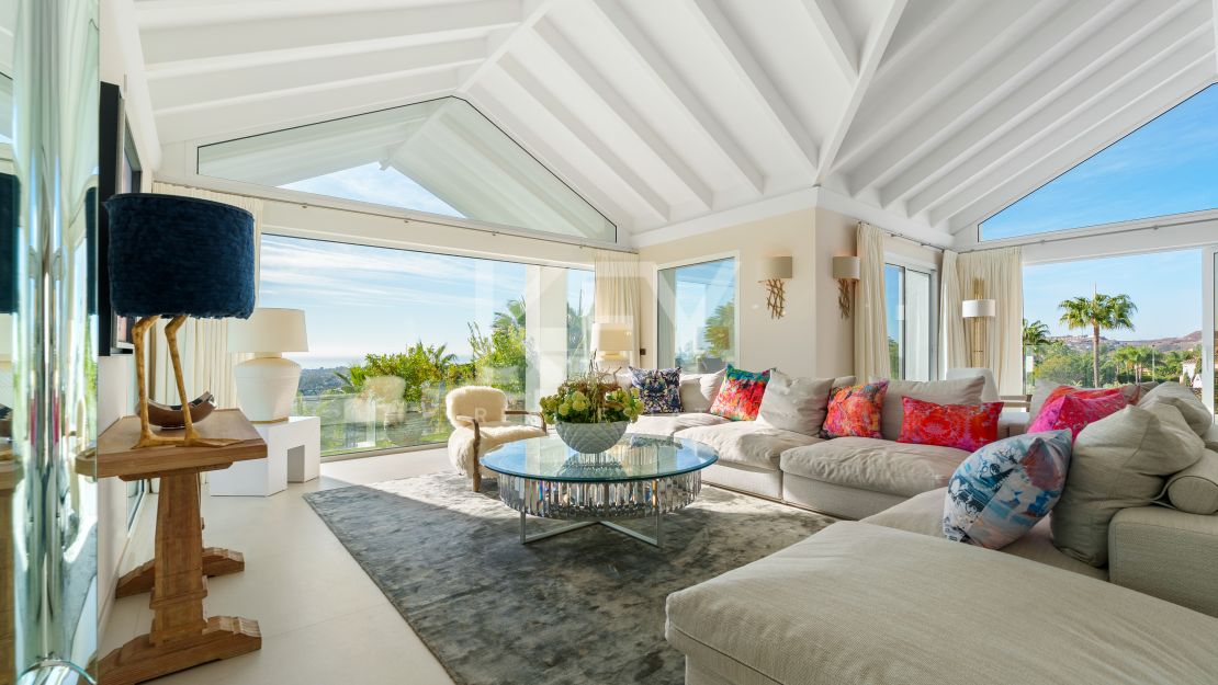 Amazing South Facing Villa on a Privileged Hillside in Benahavis