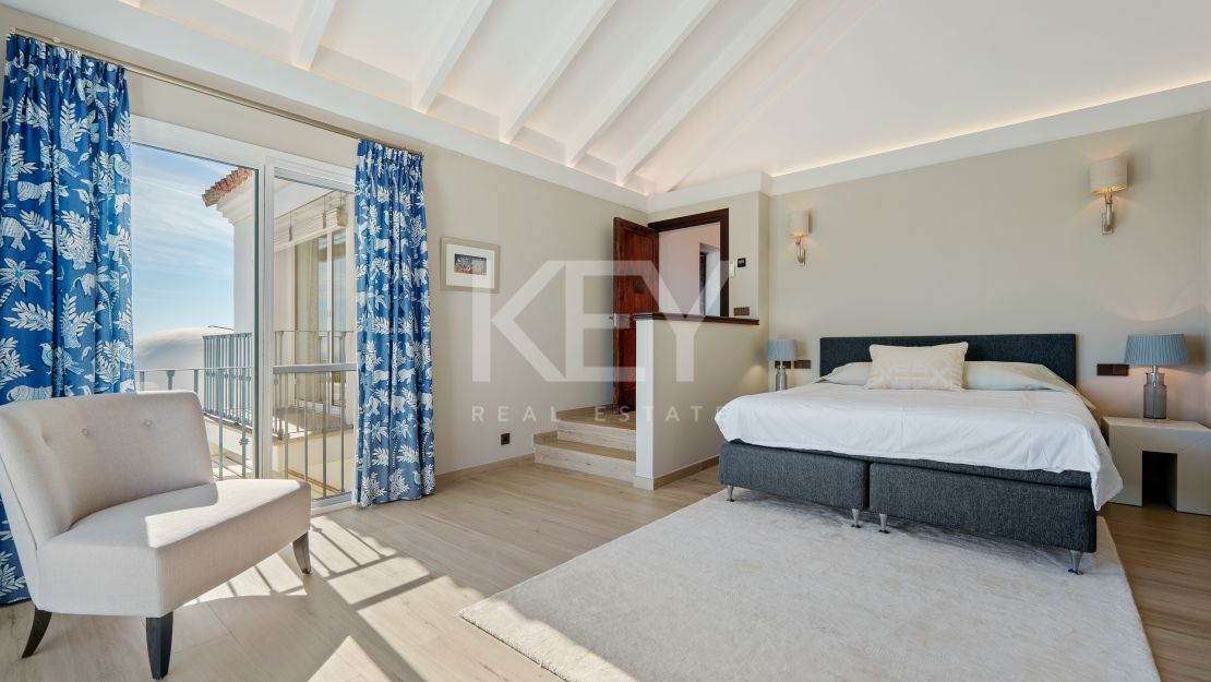 Amazing South Facing Villa on a Privileged Hillside in Benahavis