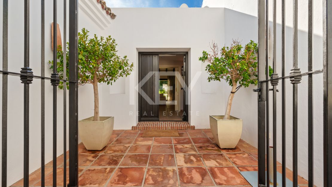 Amazing South Facing Villa on a Privileged Hillside in Benahavis