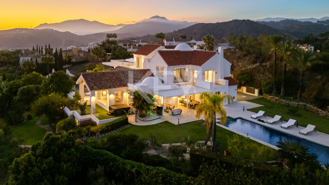 Amazing South Facing Villa on a Privileged Hillside in Benahavis