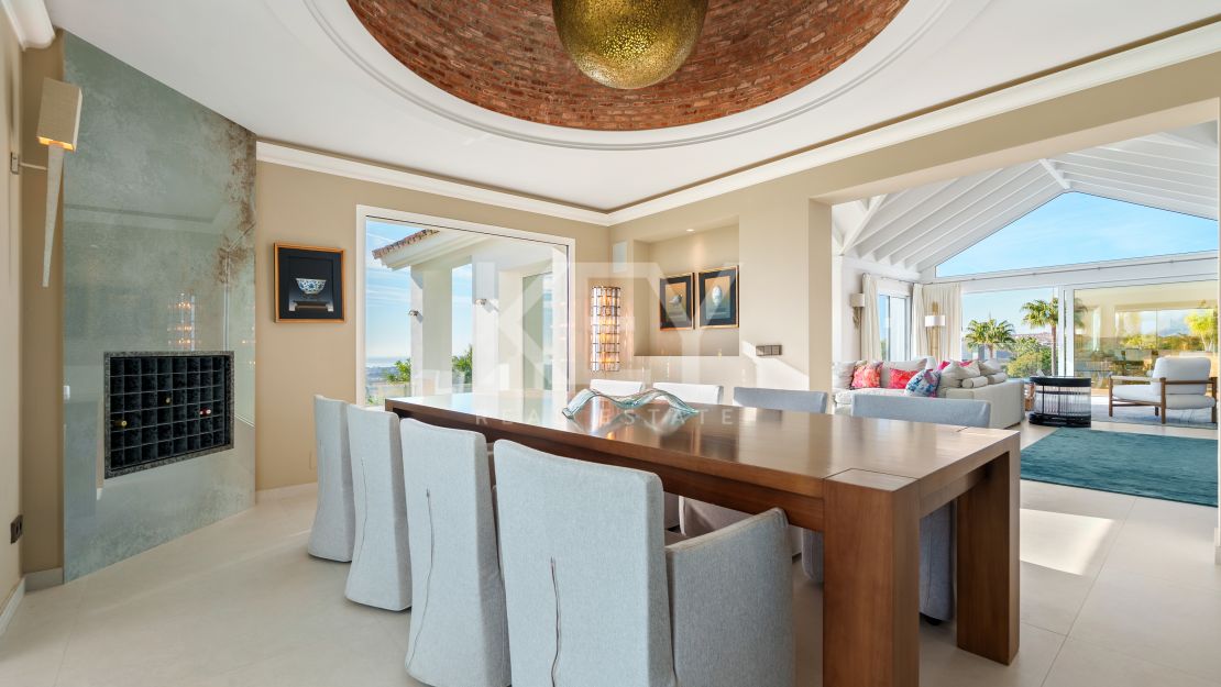 Amazing South Facing Villa on a Privileged Hillside in Benahavis