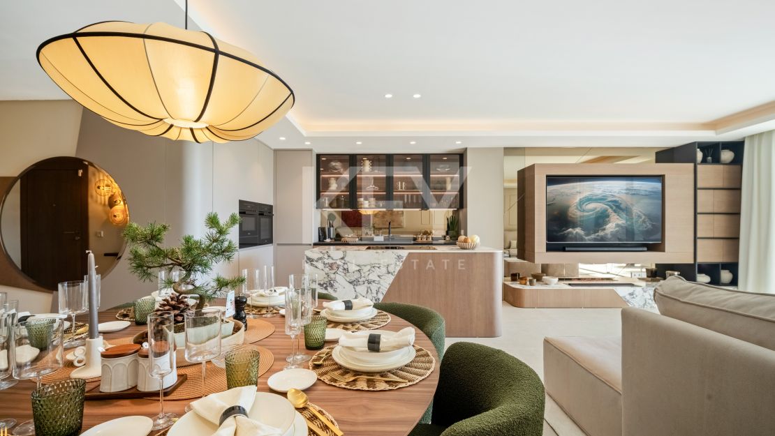 Newly reformed 4 bedroom Marbella Golden Mile apartment with spacious terrace in Monte Paraiso