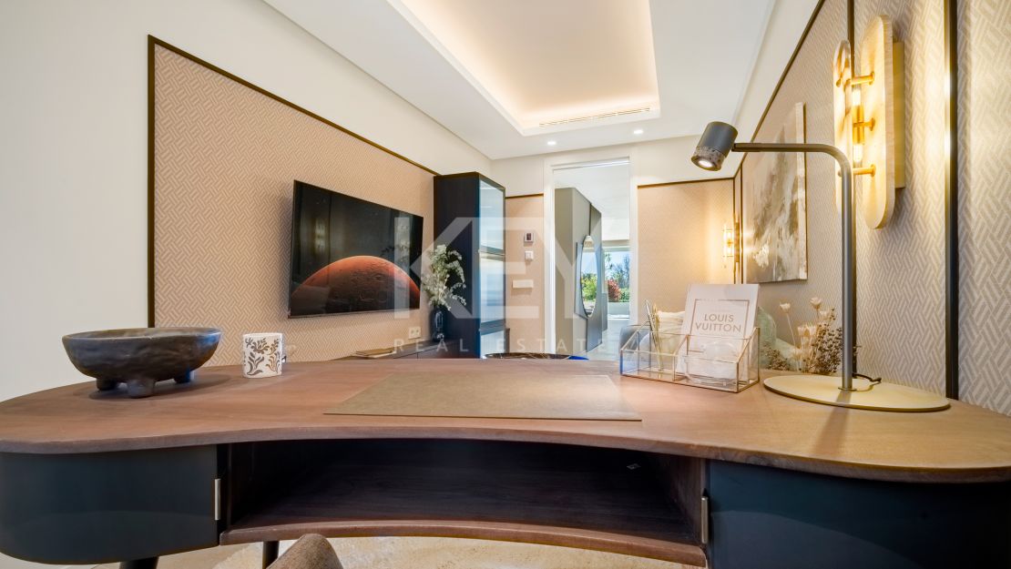 Newly reformed 4 bedroom Marbella Golden Mile apartment with spacious terrace in Monte Paraiso