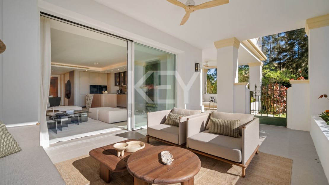 Newly reformed 4 bedroom Marbella Golden Mile apartment with spacious terrace in Monte Paraiso