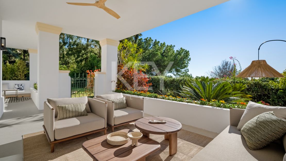 Newly reformed 4 bedroom Marbella Golden Mile apartment with spacious terrace in Monte Paraiso