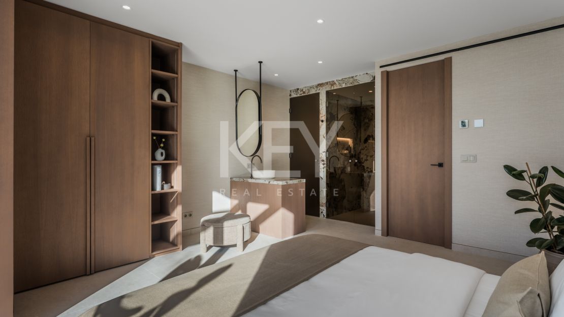 Luxury Semi detached Villa in Altos de Puente Romano – Marbella Golden Mile