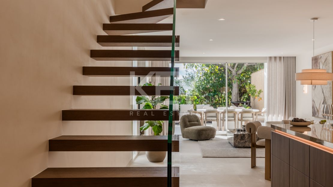 Luxury Semi detached Villa in Altos de Puente Romano – Marbella Golden Mile