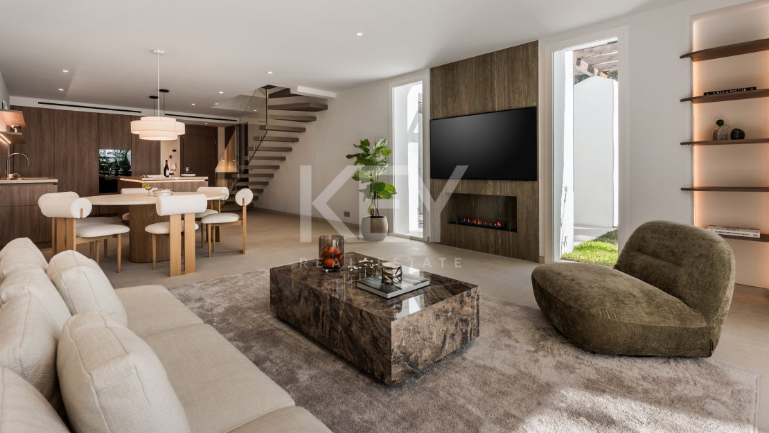 Luxury Semi detached Villa in Altos de Puente Romano – Marbella Golden Mile