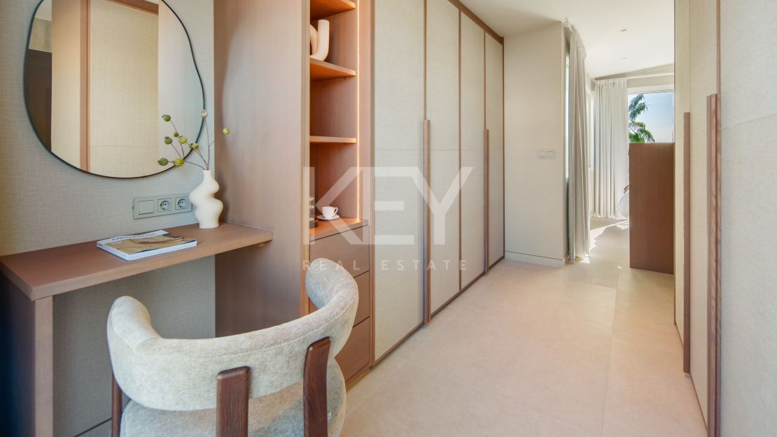 Luxury Semi detached Villa in Altos de Puente Romano – Marbella Golden Mile