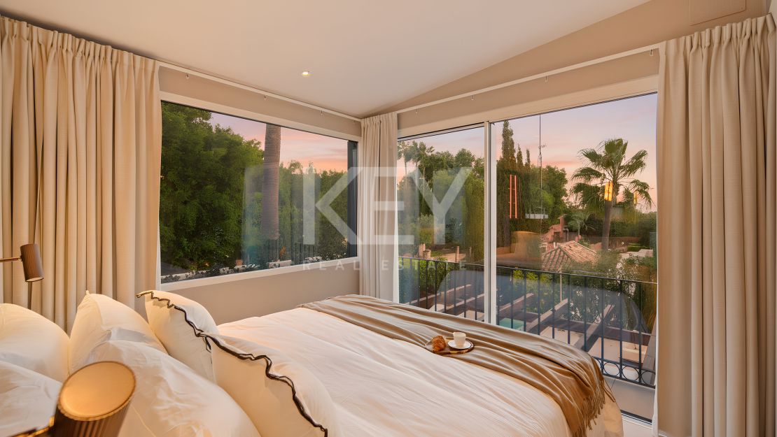 Luxury Semi detached Villa in Altos de Puente Romano – Marbella Golden Mile