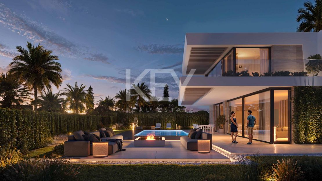 Villas in just 200 meters from the beach in Calahonda