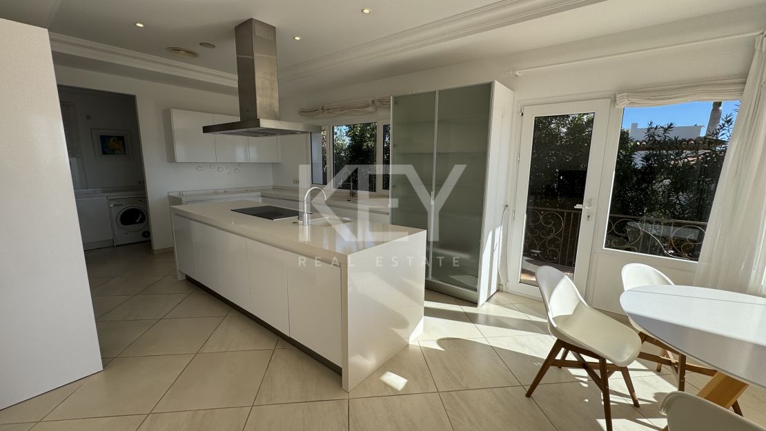 Luxury Villa with Panoramic Views in Los Flamingos, Benahavís, Marbella