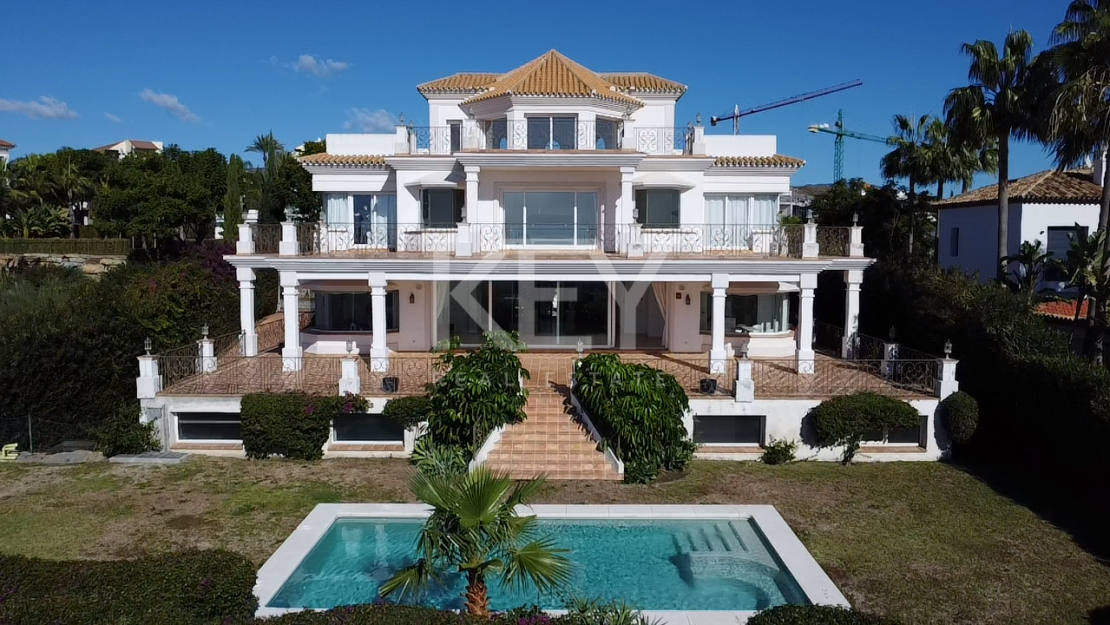 Luxury Villa with Panoramic Views in Los Flamingos, Benahavís, Marbella