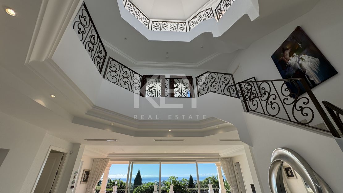 Luxury Villa with Panoramic Views in Los Flamingos, Benahavís, Marbella