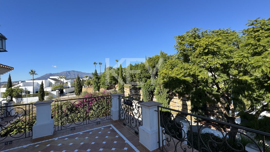 Luxury Villa with Panoramic Views in Los Flamingos, Benahavís, Marbella