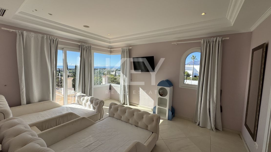 Luxury Villa with Panoramic Views in Los Flamingos, Benahavís, Marbella