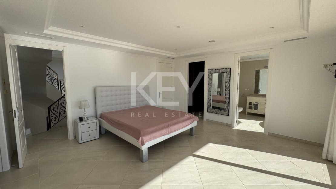 Luxury Villa with Panoramic Views in Los Flamingos, Benahavís, Marbella