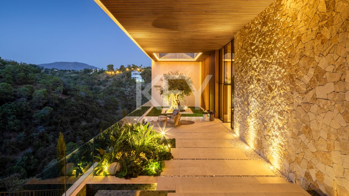 Brand-new Luxury Villa with Sea Views in Secure Gated El Madroñal, Benahavis, Marbella