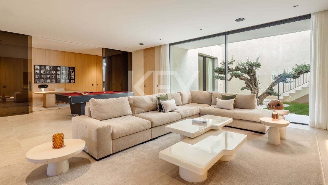 Brand-new Luxury Villa with Sea Views in Secure Gated El Madroñal, Benahavis, Marbella