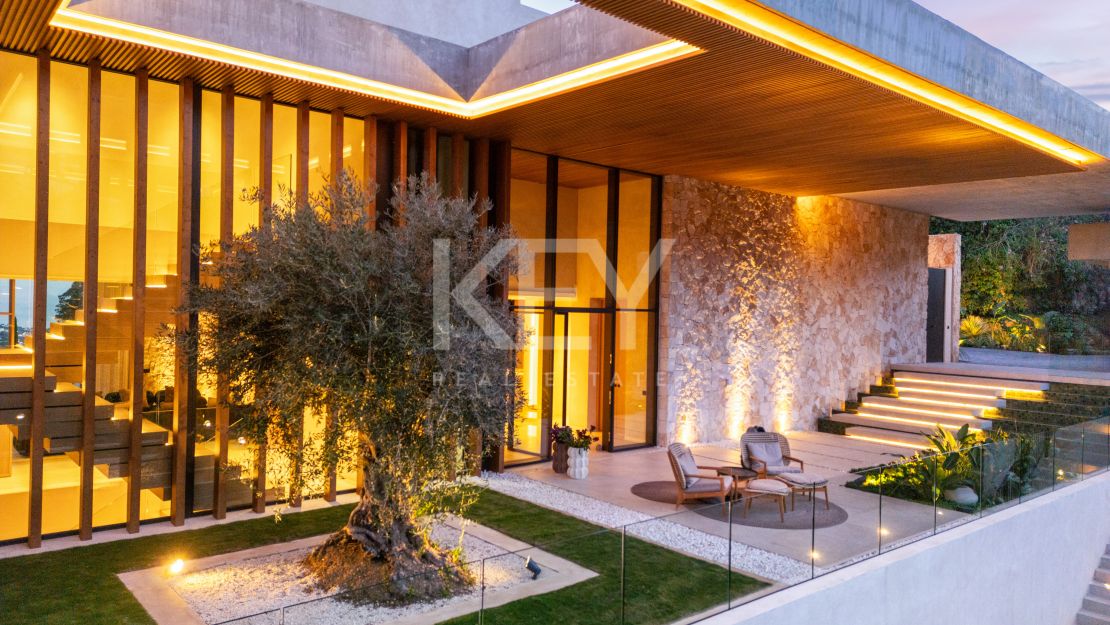 Brand-new Luxury Villa with Sea Views in Secure Gated El Madroñal, Benahavis, Marbella