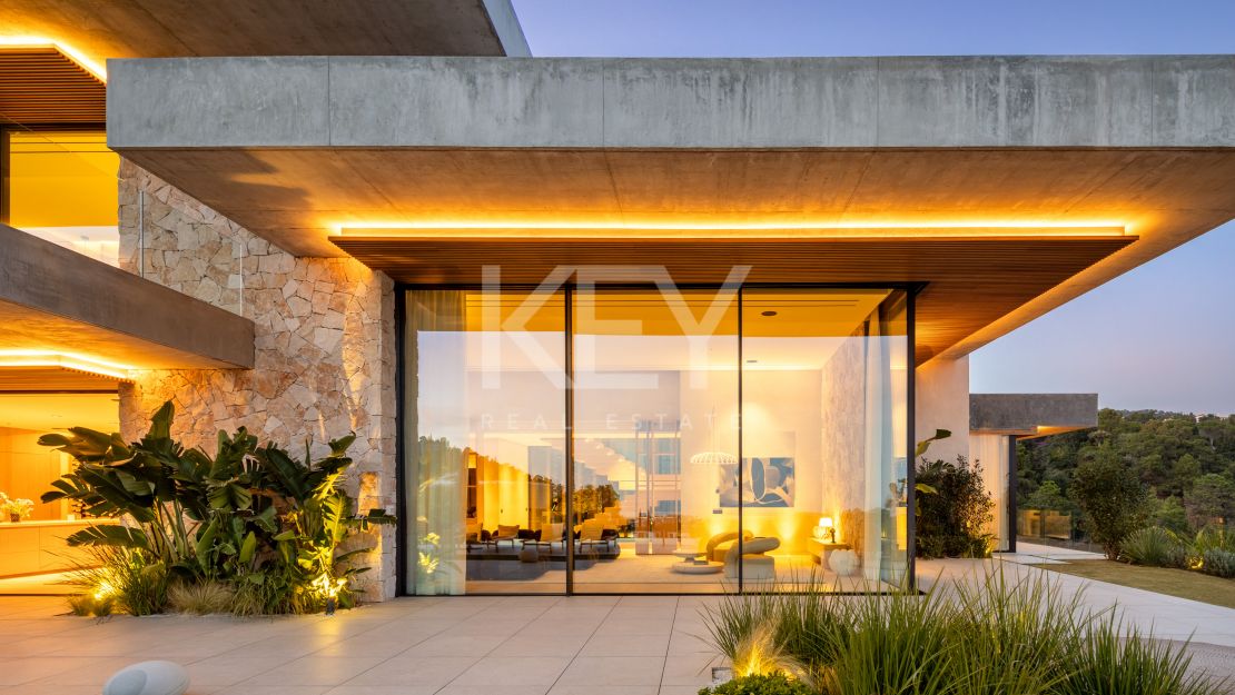 Brand-new Luxury Villa with Sea Views in Secure Gated El Madroñal, Benahavis, Marbella