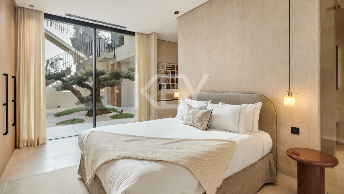 Brand-new Luxury Villa with Sea Views in Secure Gated El Madroñal, Benahavis, Marbella