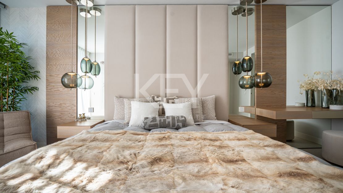 Beach Front Luxury Villa with Panoramic Seaviews in Estepona