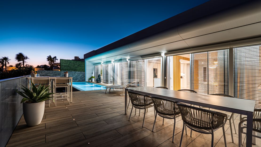 Beach Front Luxury Villa with Panoramic Seaviews in Estepona