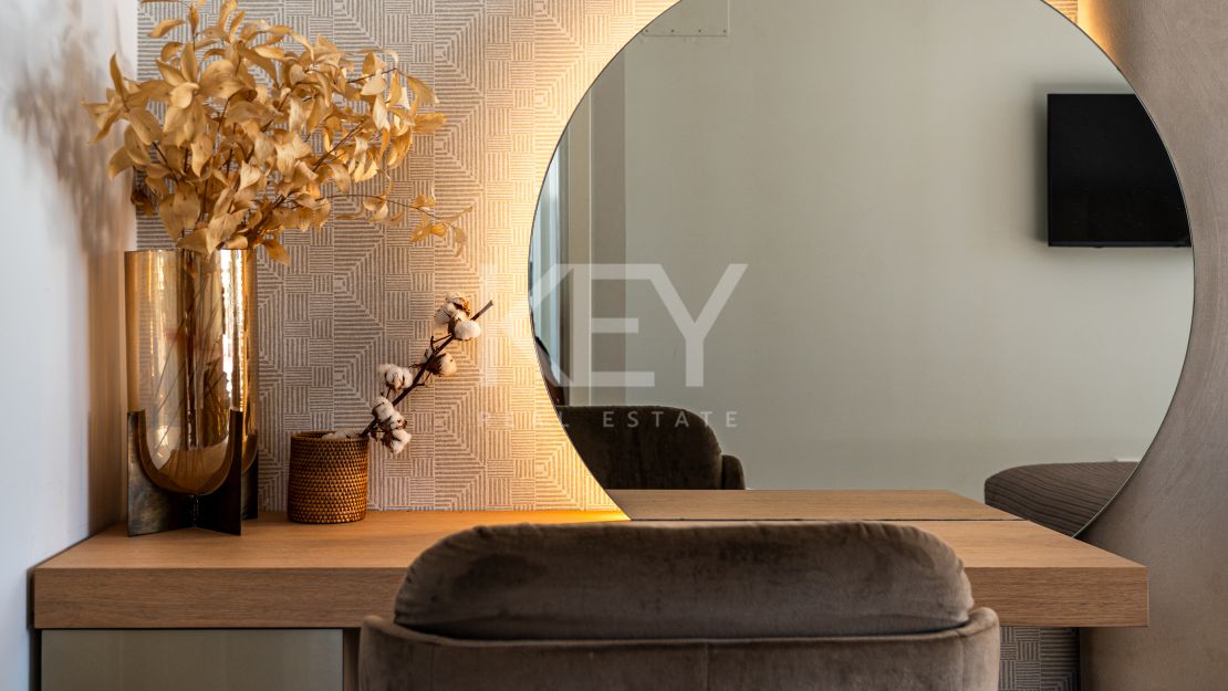 Beach Front Luxury Villa with Panoramic Seaviews in Estepona