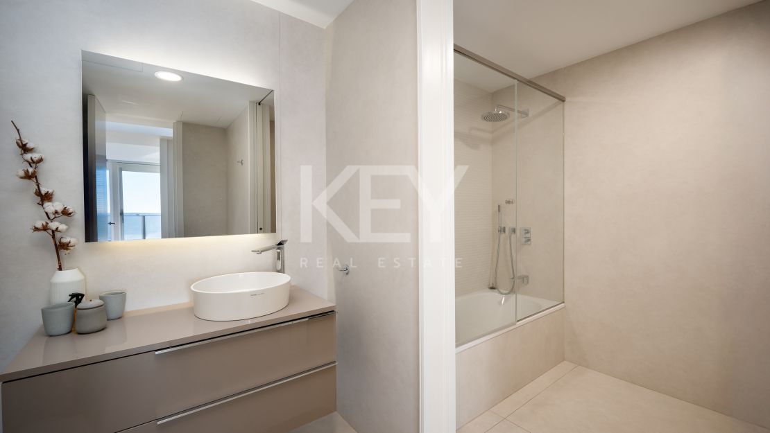 Beach Front Luxury Villa with Panoramic Seaviews in Estepona