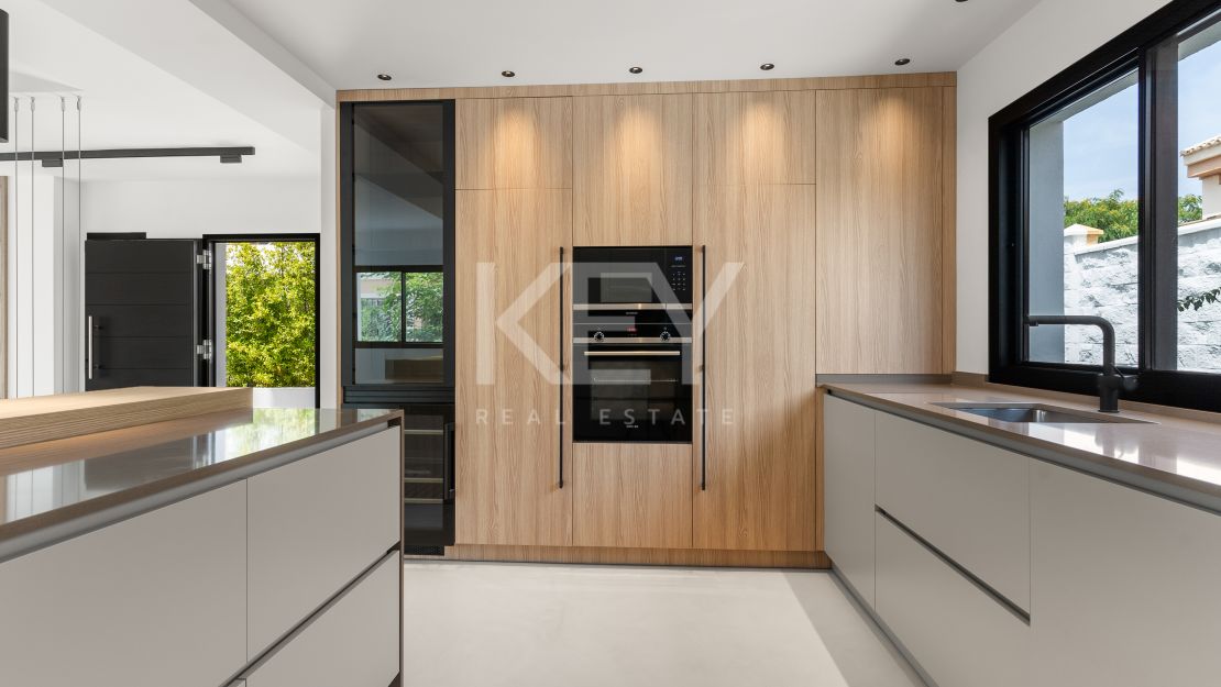 Increíble villa de lujo junto a la playa, Nueva Milla de Oro, Marbella