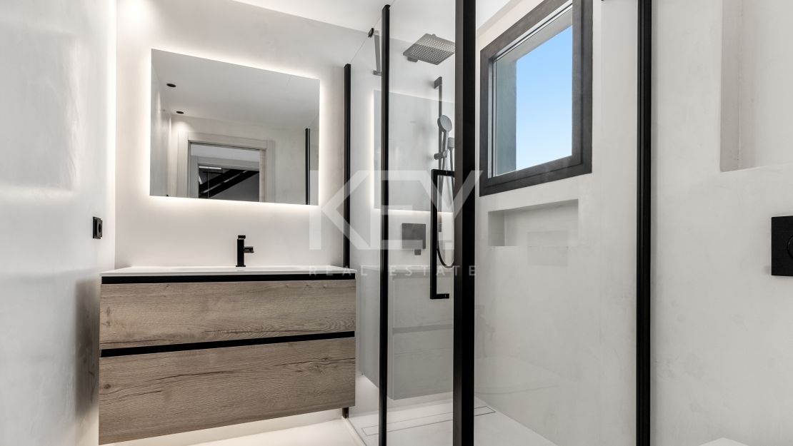 Increíble villa de lujo junto a la playa, Nueva Milla de Oro, Marbella