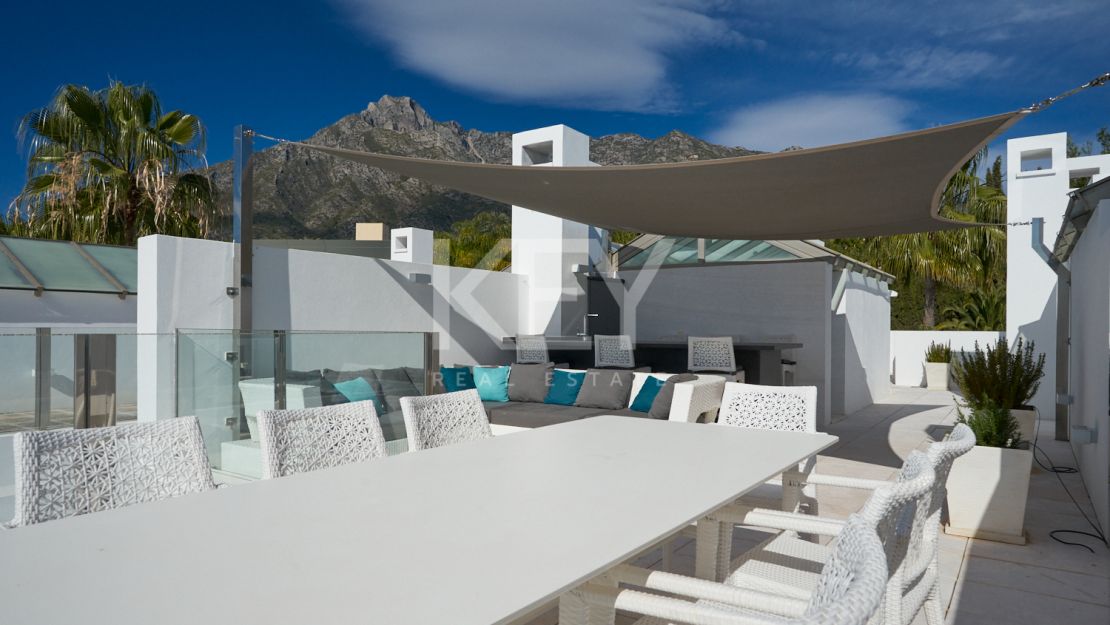 Elegante adosado situado en la prestigiosa zona de Sierra Blanca