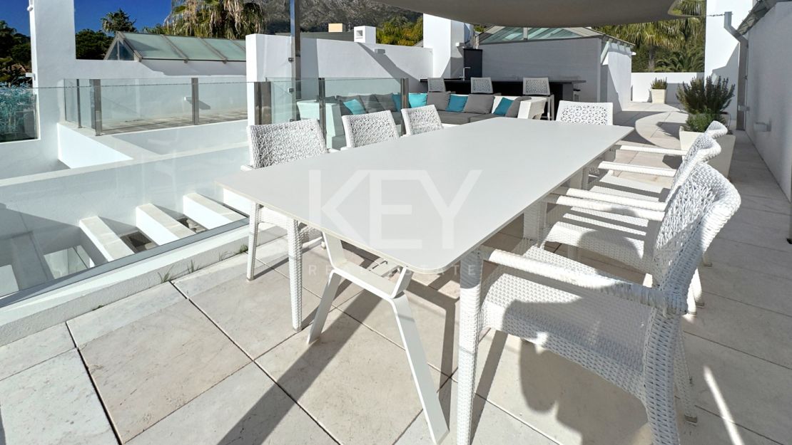 Elegante adosado situado en la prestigiosa zona de Sierra Blanca