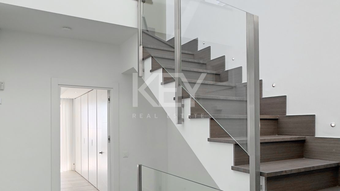 Elegante adosado situado en la prestigiosa zona de Sierra Blanca