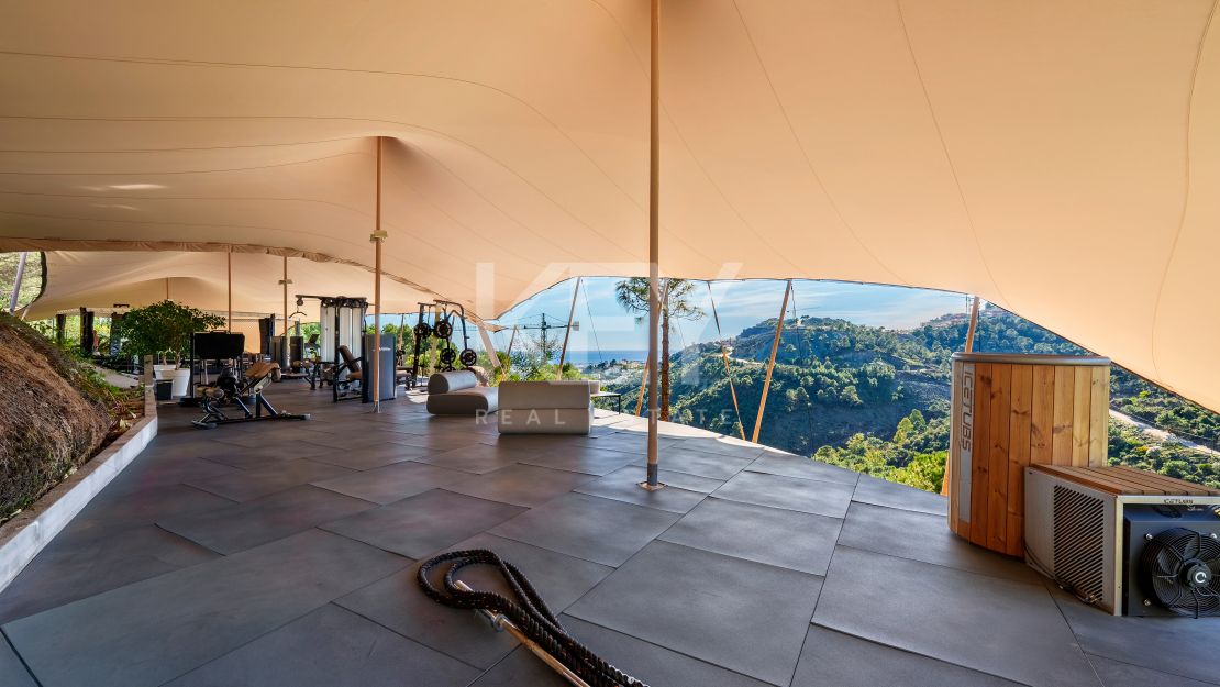 Contemporary Luxury Villa in El Madroñal, Benahavis, Marbella