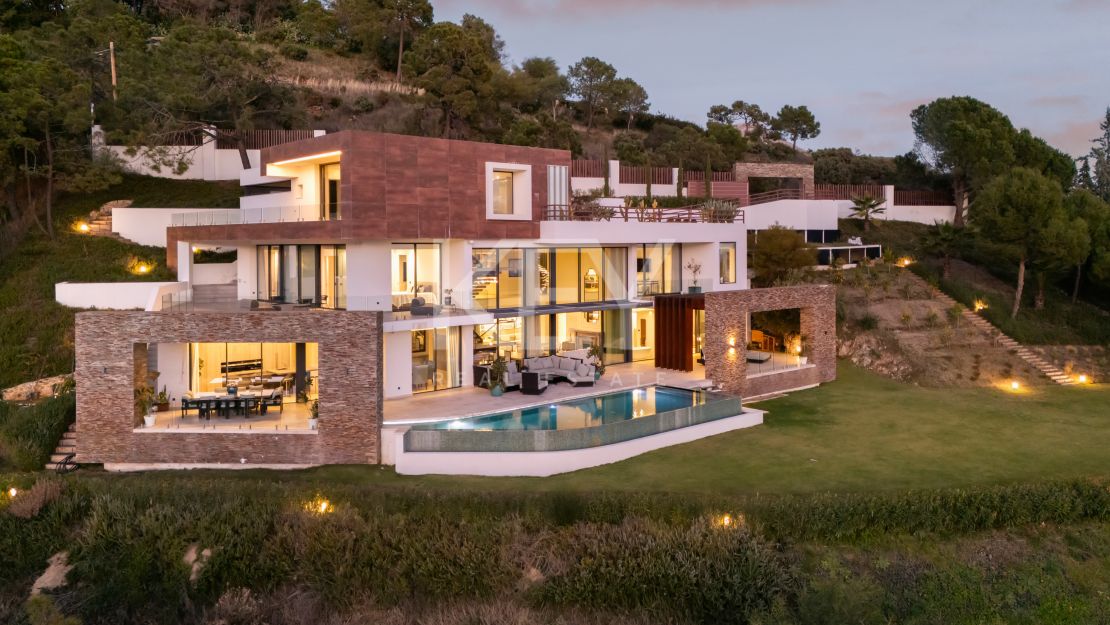 Contemporary Luxury Villa in El Madroñal, Benahavis, Marbella