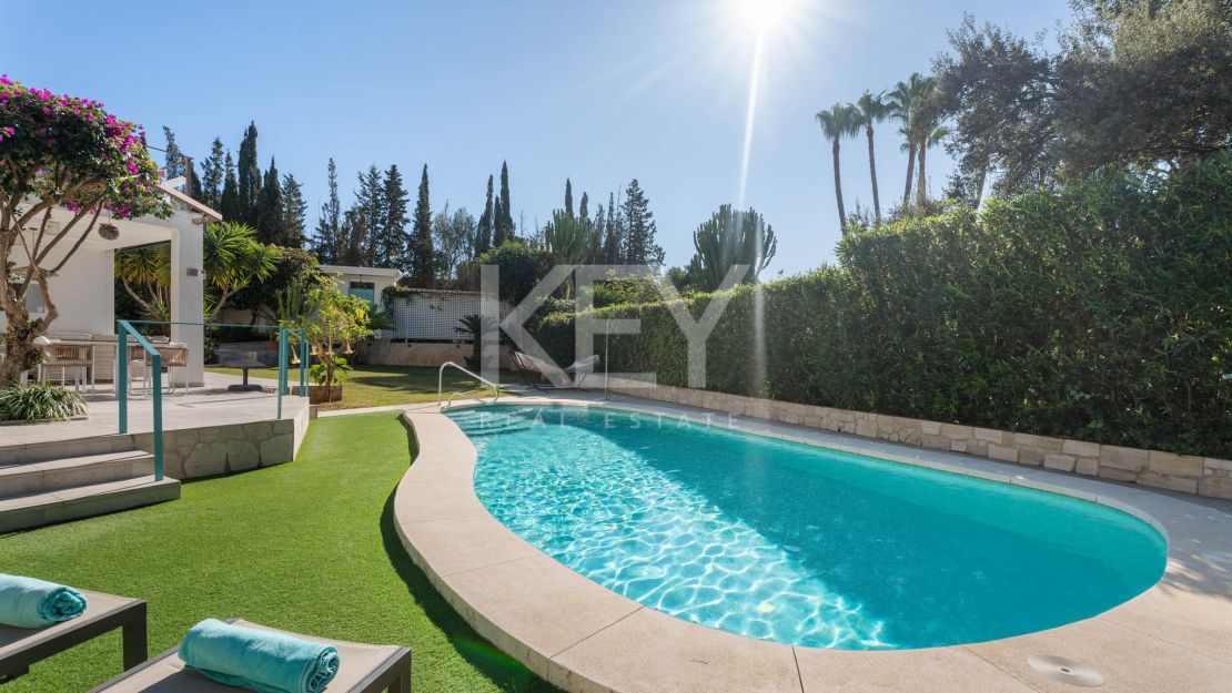 Elegant Family Villa with Outdoor Living and Prime Location -El Rosario, Marbella East