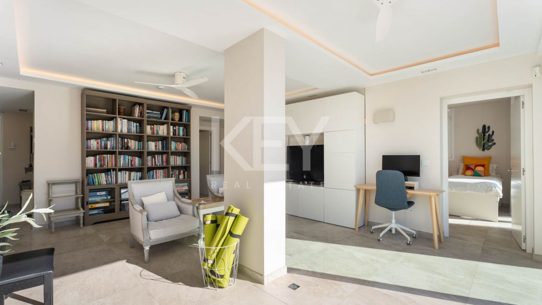 Elegant Family Villa with Outdoor Living and Prime Location -El Rosario, Marbella East