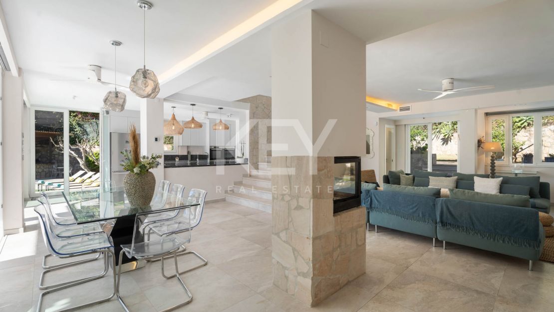 Elegant Family Villa with Outdoor Living and Prime Location -El Rosario, Marbella East