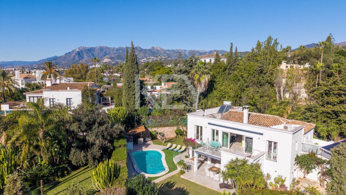 Elegant Family Villa with Outdoor Living and Prime Location -El Rosario, Marbella East